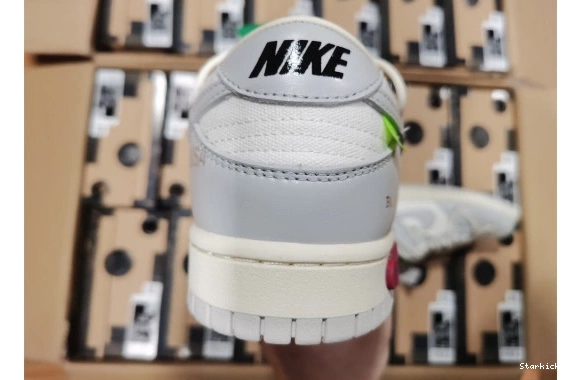  25  DM1602-121 Nike Low Dunk Off-White Lot 0117